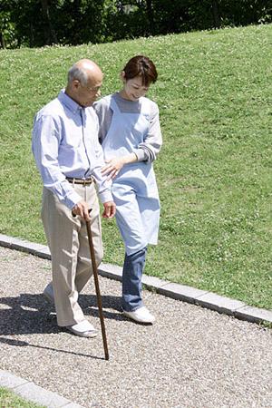 名古屋でのインプラント治療完全ガイド:安全で痛みの少ないクリニック選びと最新技術の紹介