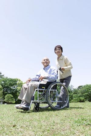 インプラント治療も受けられる歯医者